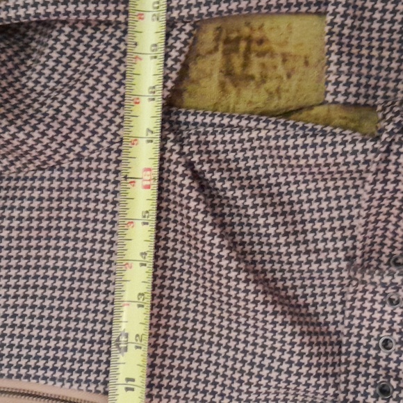 Black and Tan Houndstooth Blazer With Belt - Picture 5 of 7